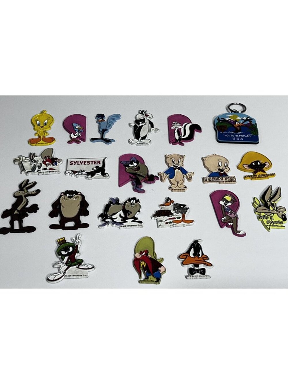 Vintage Looney Tunes Fridge Magnets Lot of 20 Warner Bros Taz Tweety Bugs Wiley
